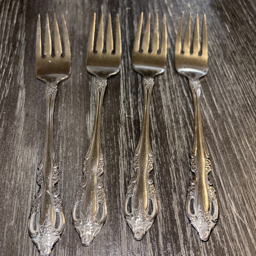 Oneida Stainless RAPHAEL Distinction Deluxe Set of 4 Salad Forks
